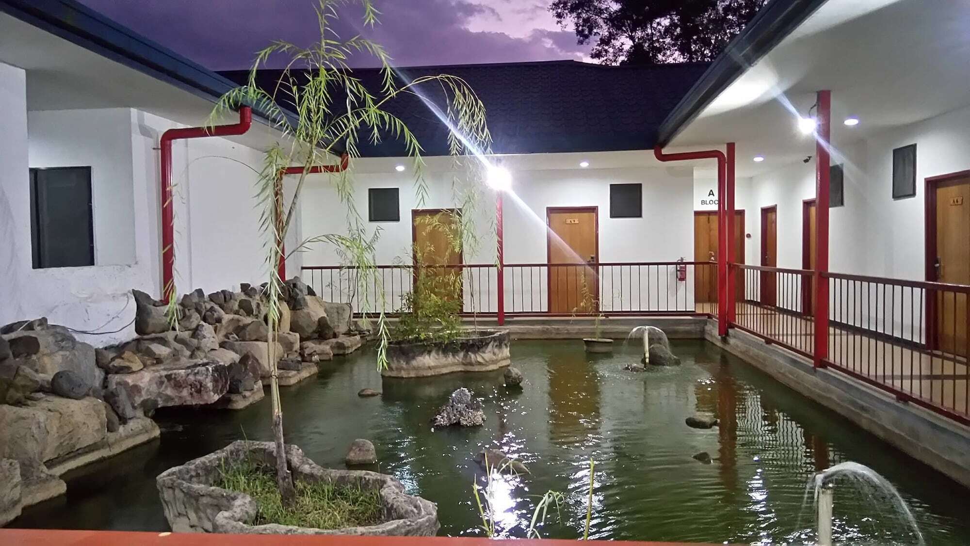 Lkh Motel Kota Kinabalu Esterno foto